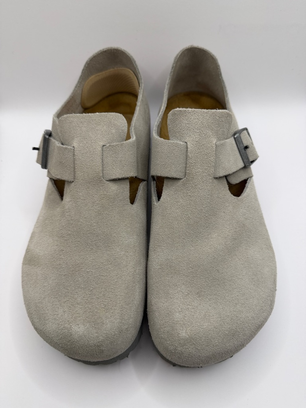 Birkenstock Buckle Clog in Light Gray
